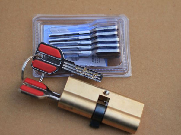 松原24小时上门开锁公司